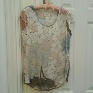 *CHARMING CHARLIE* BOUQUET HI-LOW TOP